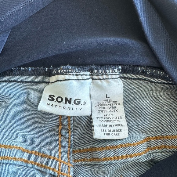 Maternity Stretchy Distressed Denim Shorts - SO COMFY!!! - Picture 3 of 6